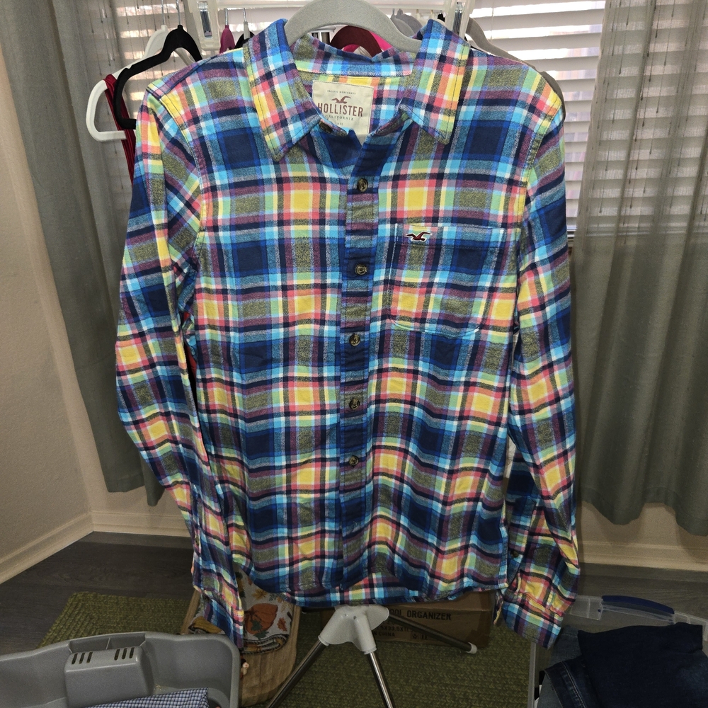 Hollister Men's Blue Plaid Shirt